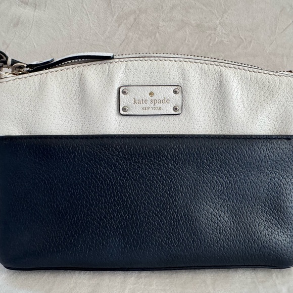 Kate Spade Black and White Small Crossbody Bag and Wallet Set - Picture 2 of 11
